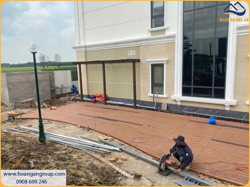 Ngân Hoàng An Đại Lý Thi Công Sàn Ngoài Trời Kosmos Uy Tín TPHCM